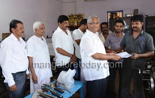 MLA Lobo campaigns for Poojary at Alake, New Chitra Talkies area